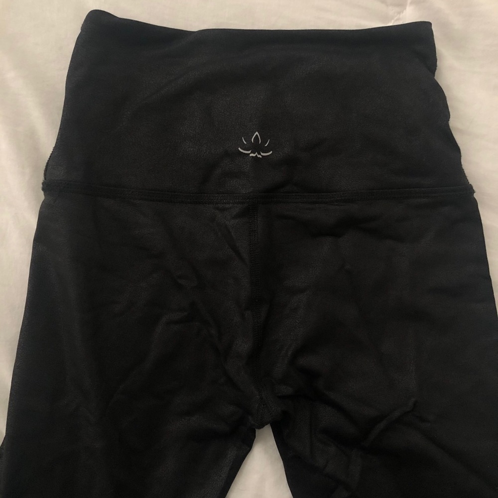 Beyond yoga highrise midi length leggings